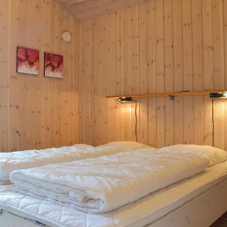 Cozy In Ringkobing With Kitchen Holiday home Sondervig