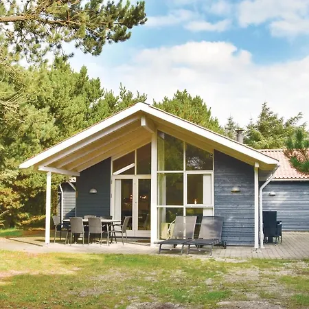 Cozy In Ringkobing With Kitchen Sondervig